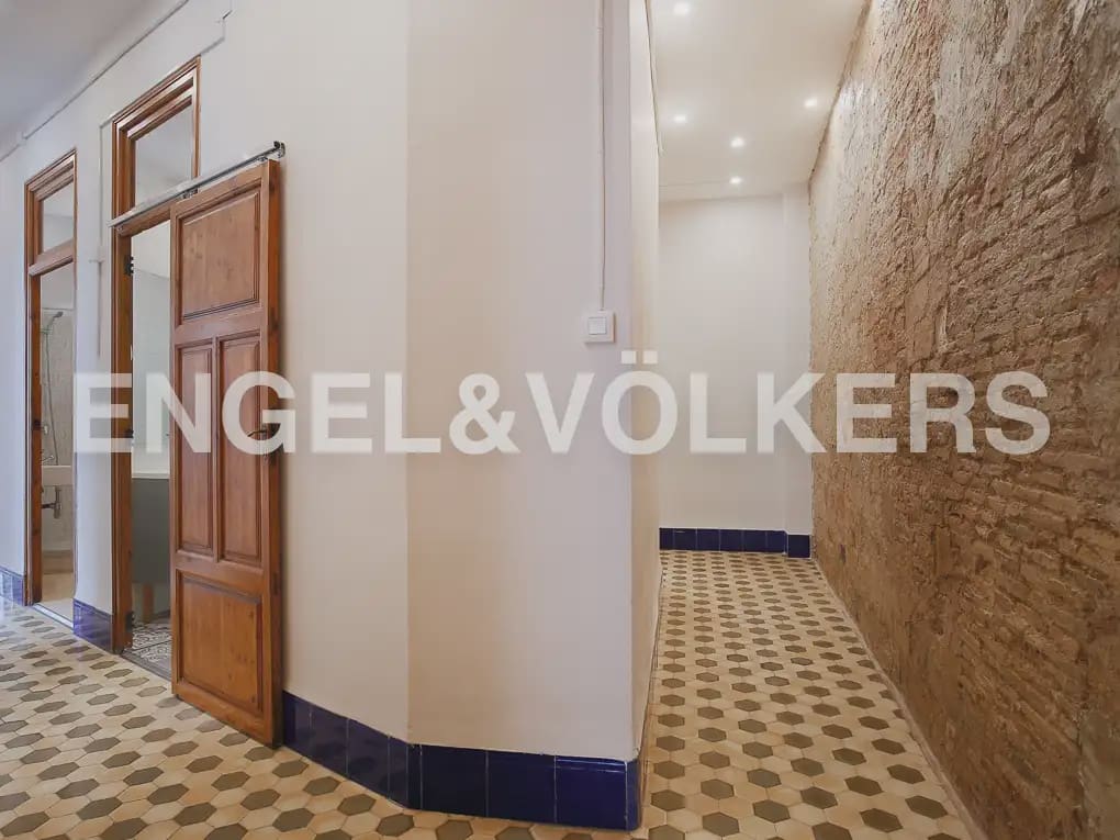 4 slaapkamer Flat te huur in Valencia stad - € 2.200 (Ref: 9897686)