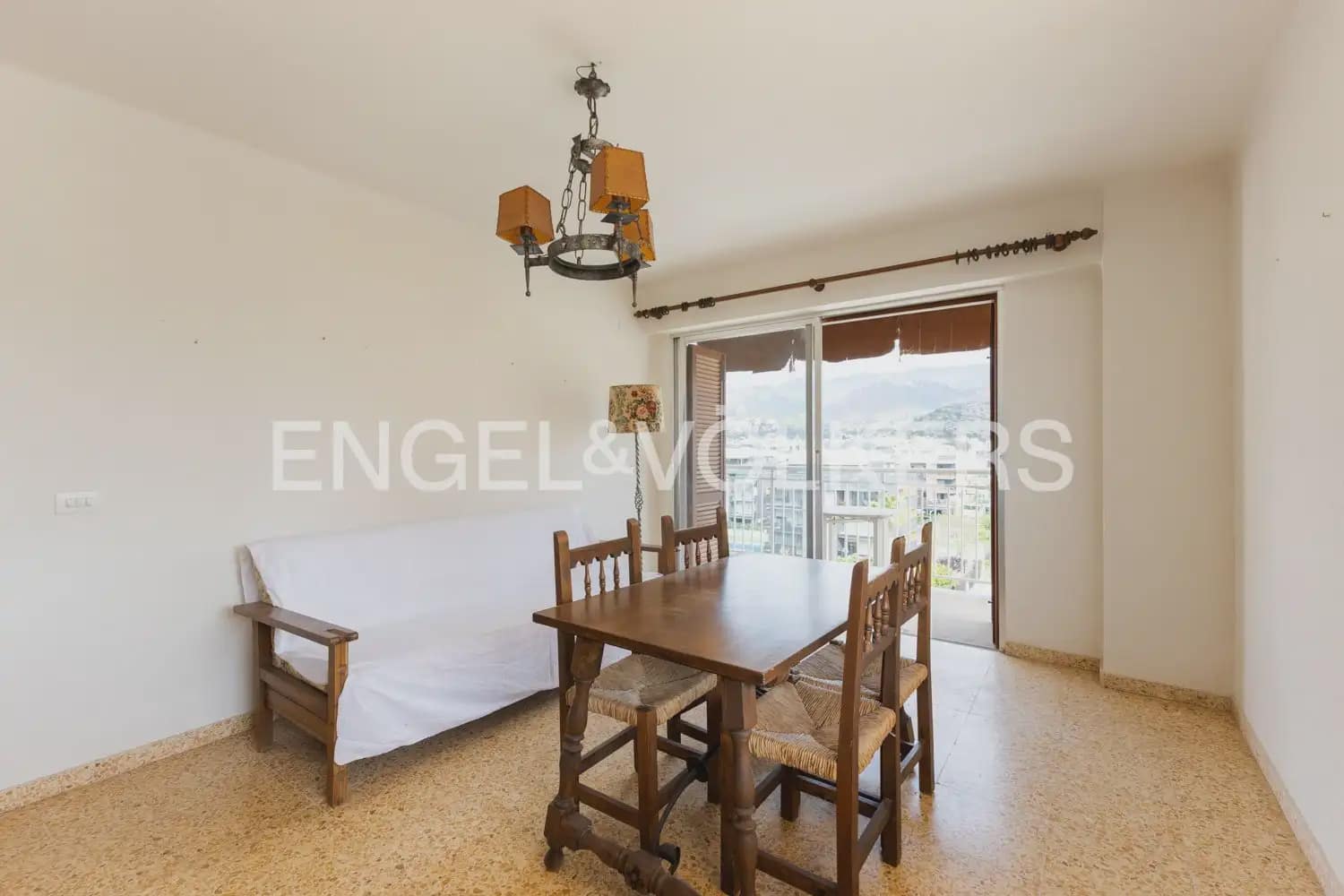 2 bedroom Flat for sale in Benicassim with pool garage - € 420,000 (Ref: 9897688)