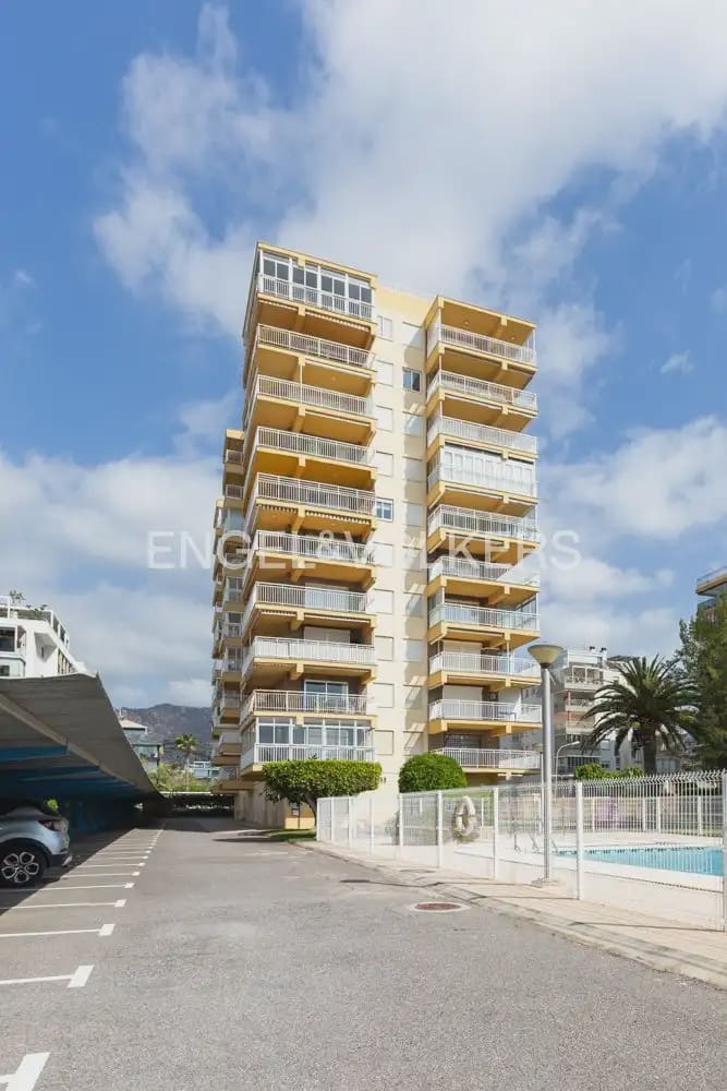 2 bedroom Flat for sale in Benicassim with pool garage - € 420,000 (Ref: 9897688)