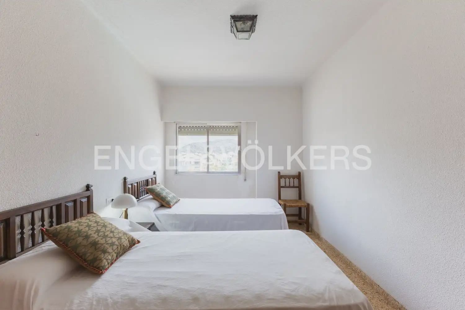 2 bedroom Flat for sale in Benicassim with pool garage - € 420,000 (Ref: 9897688)