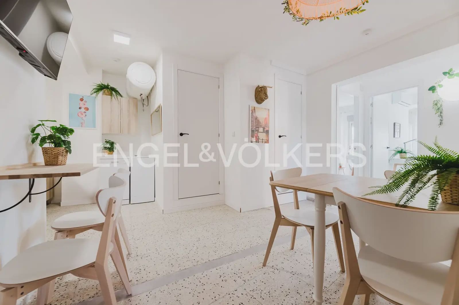 5 quarto Apartamento para arrendar em Valencia cidade - 2 500 € (Ref: 9897691)