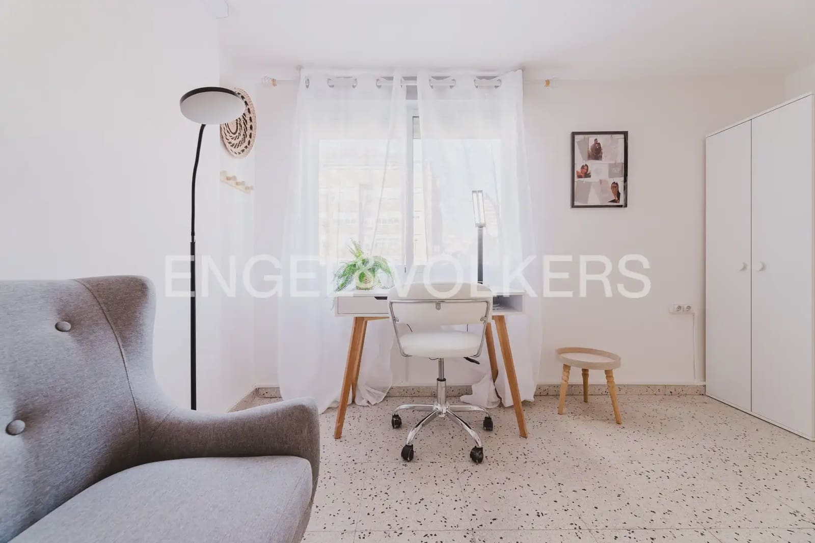 5 quarto Apartamento para arrendar em Valencia cidade - 2 500 € (Ref: 9897691)