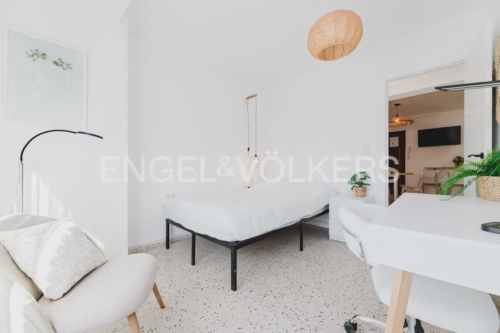 5 quarto Apartamento para arrendar em Valencia cidade - 2 500 € (Ref: 9897691)