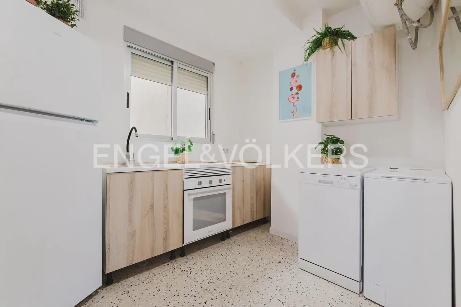 5 quarto Apartamento para arrendar em Valencia cidade - 2 500 € (Ref: 9897691)