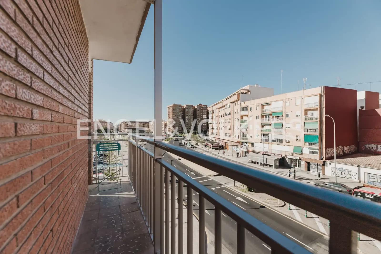 5 quarto Apartamento para arrendar em Valencia cidade - 2 500 € (Ref: 9897691)