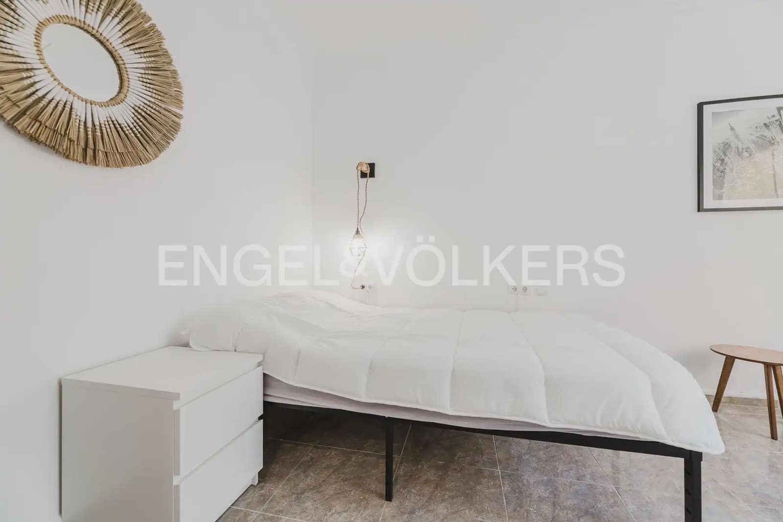 Piso de 4 habitaciones en València ciudad en alquiler - 2.000 € (Ref: 9897692)