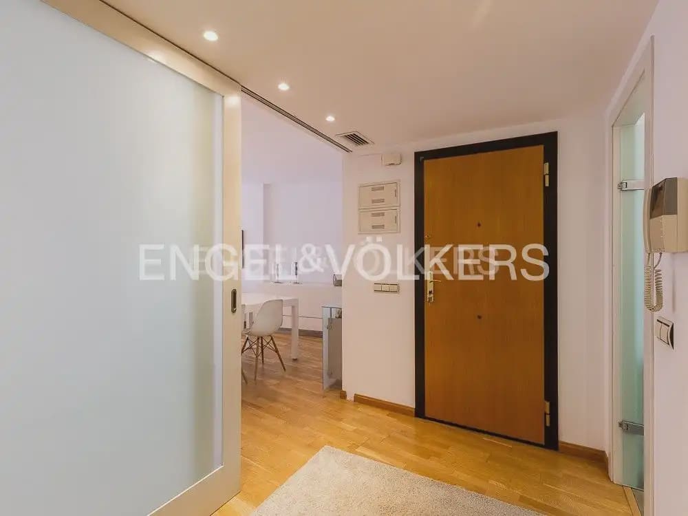 3 makuuhuone Asunto vuokrattavana paikassa Valencia kaupunki mukana 
autotalli - 3 200 € (Ref: 9897693)