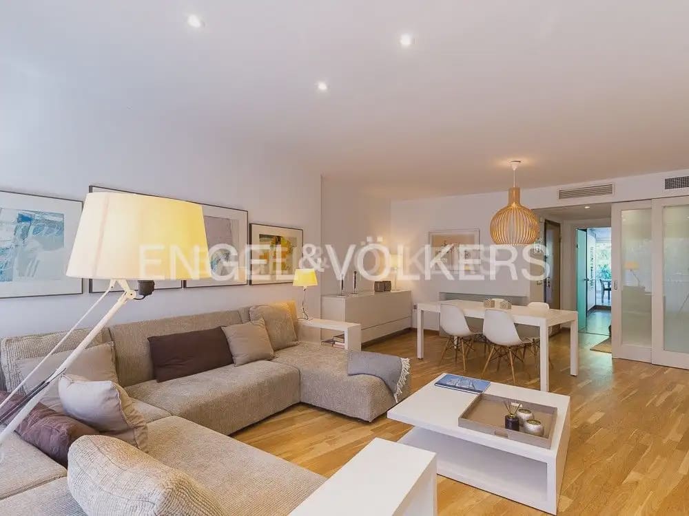 3 makuuhuone Asunto vuokrattavana paikassa Valencia kaupunki mukana 
autotalli - 3 200 € (Ref: 9897693)