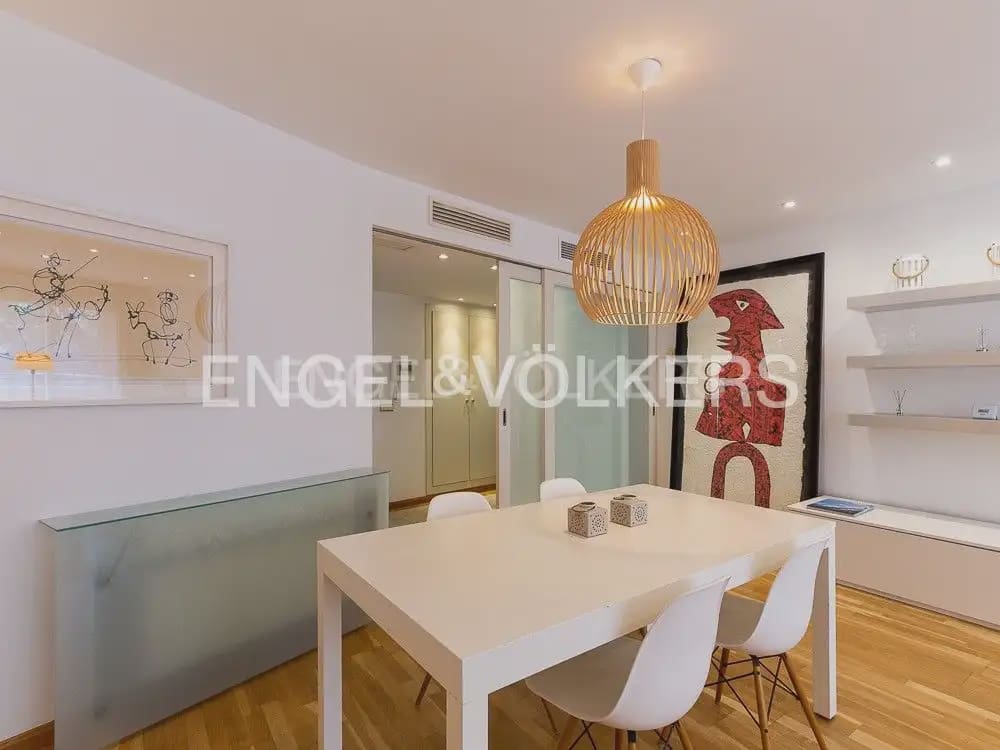 3 makuuhuone Asunto vuokrattavana paikassa Valencia kaupunki mukana 
autotalli - 3 200 € (Ref: 9897693)