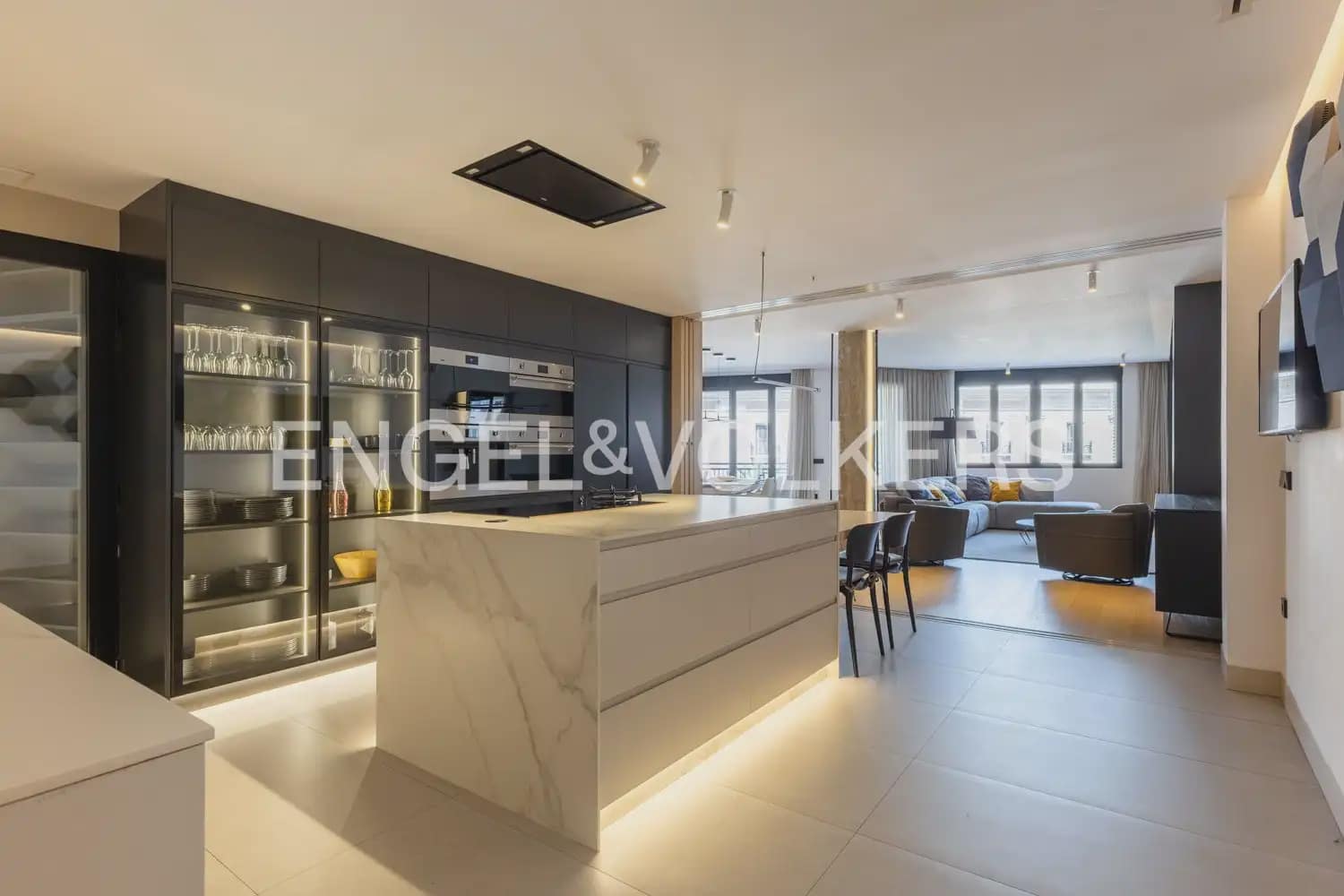 3 soveværelse Lejlighed til salg i Valencia by - € 1.900.000 (Ref: 9897694)