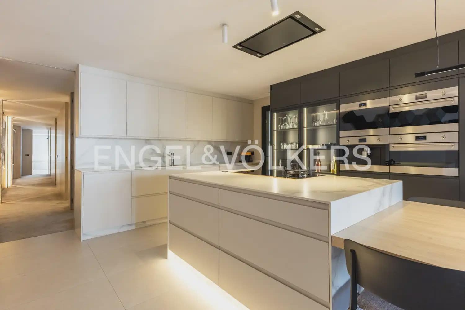3 soveværelse Lejlighed til salg i Valencia by - € 1.900.000 (Ref: 9897694)