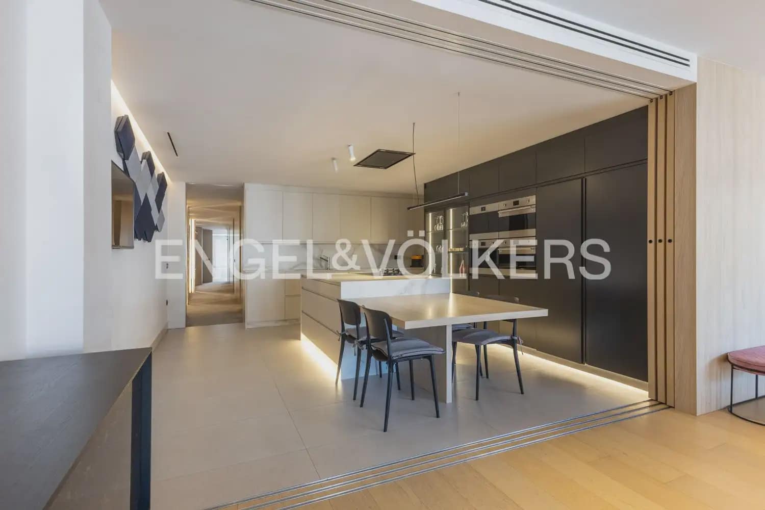 3 soveværelse Lejlighed til salg i Valencia by - € 1.900.000 (Ref: 9897694)