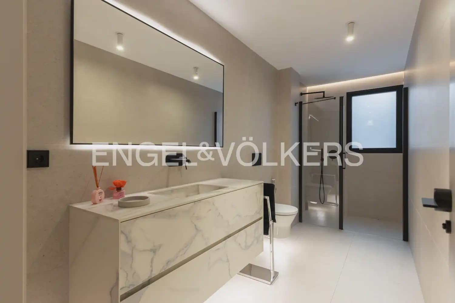 3 soveværelse Lejlighed til salg i Valencia by - € 1.900.000 (Ref: 9897694)