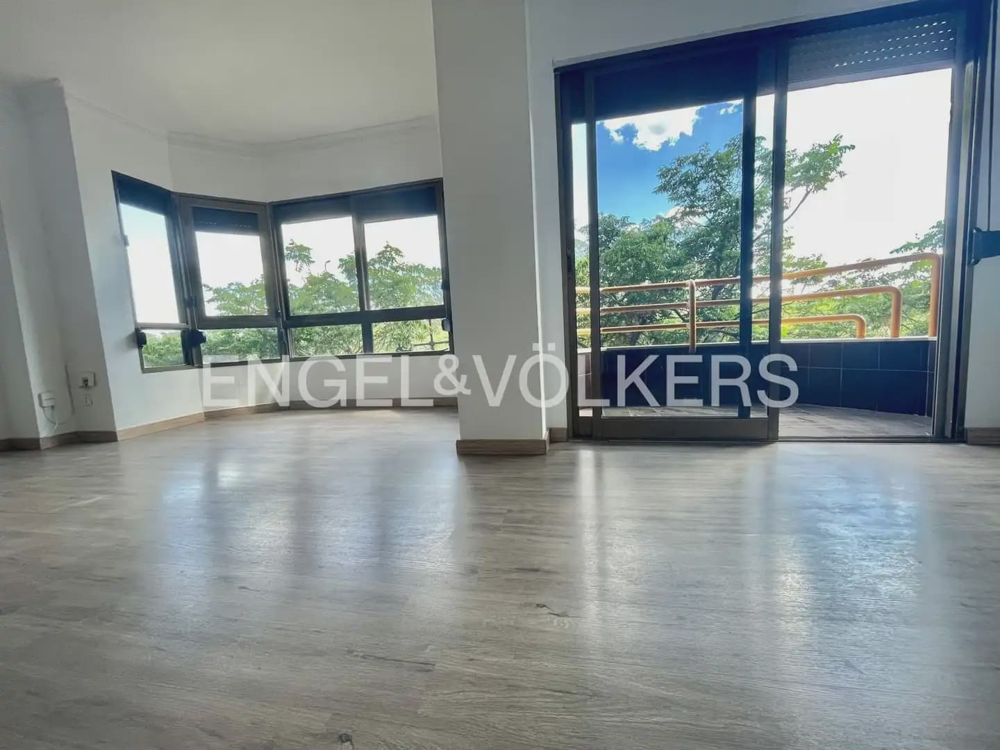 Appartement de 4 chambres à louer à Valence ville - 1 700 € (Ref: 9897696)