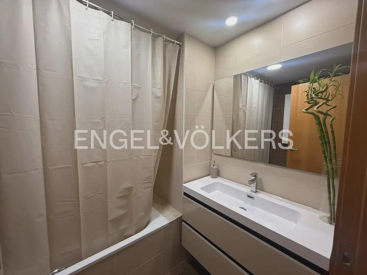 3 bedroom Flat for rent in Paiporta with garage - € 1,300 (Ref: 9897697)