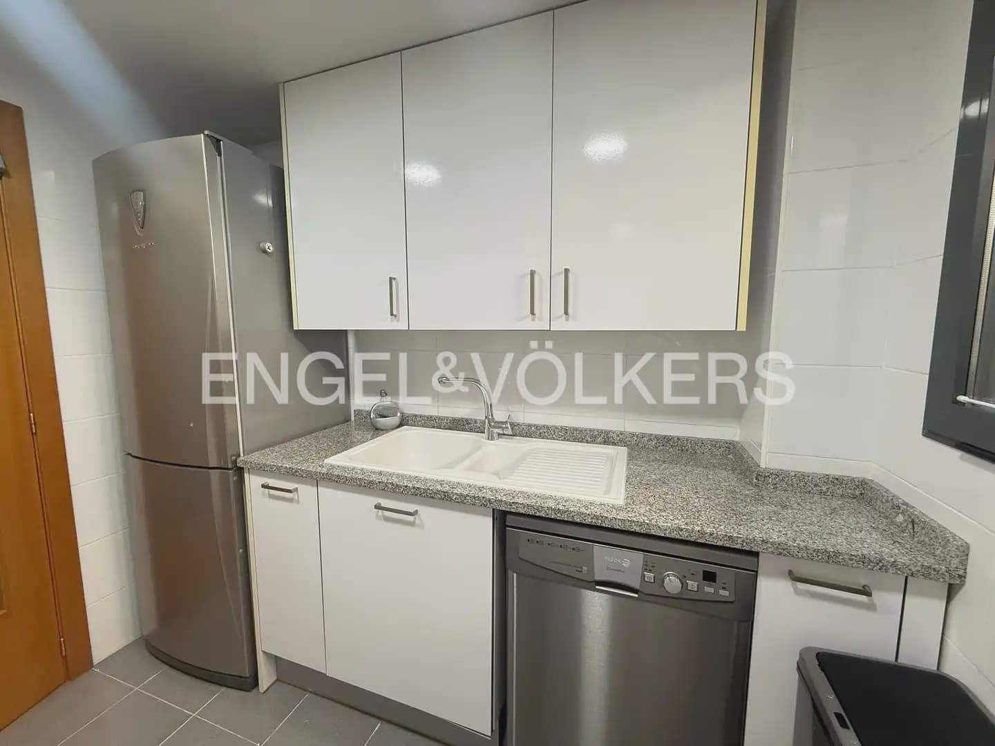 3 bedroom Flat for rent in Paiporta with garage - € 1,300 (Ref: 9897697)