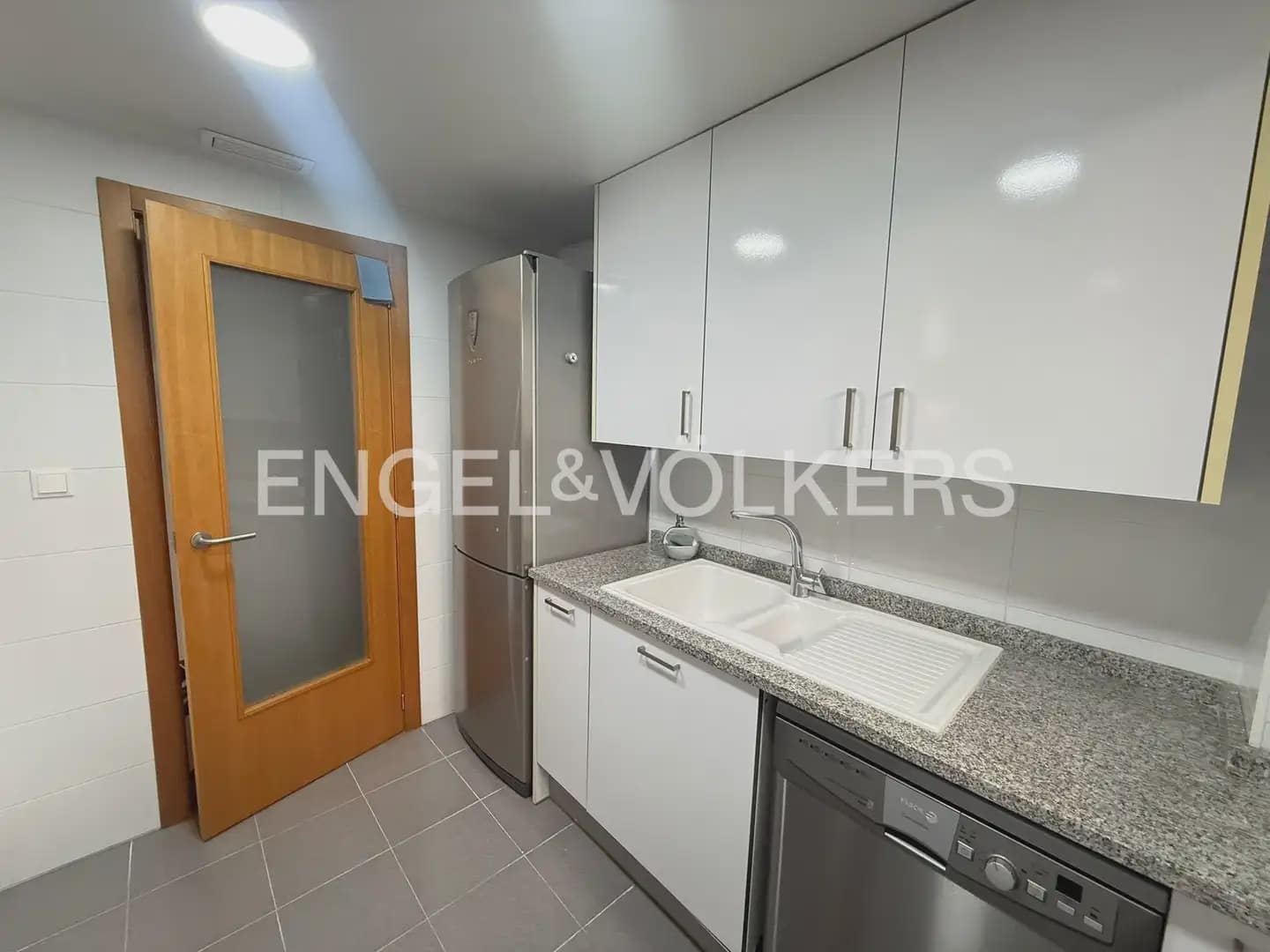 3 bedroom Flat for rent in Paiporta with garage - € 1,300 (Ref: 9897697)