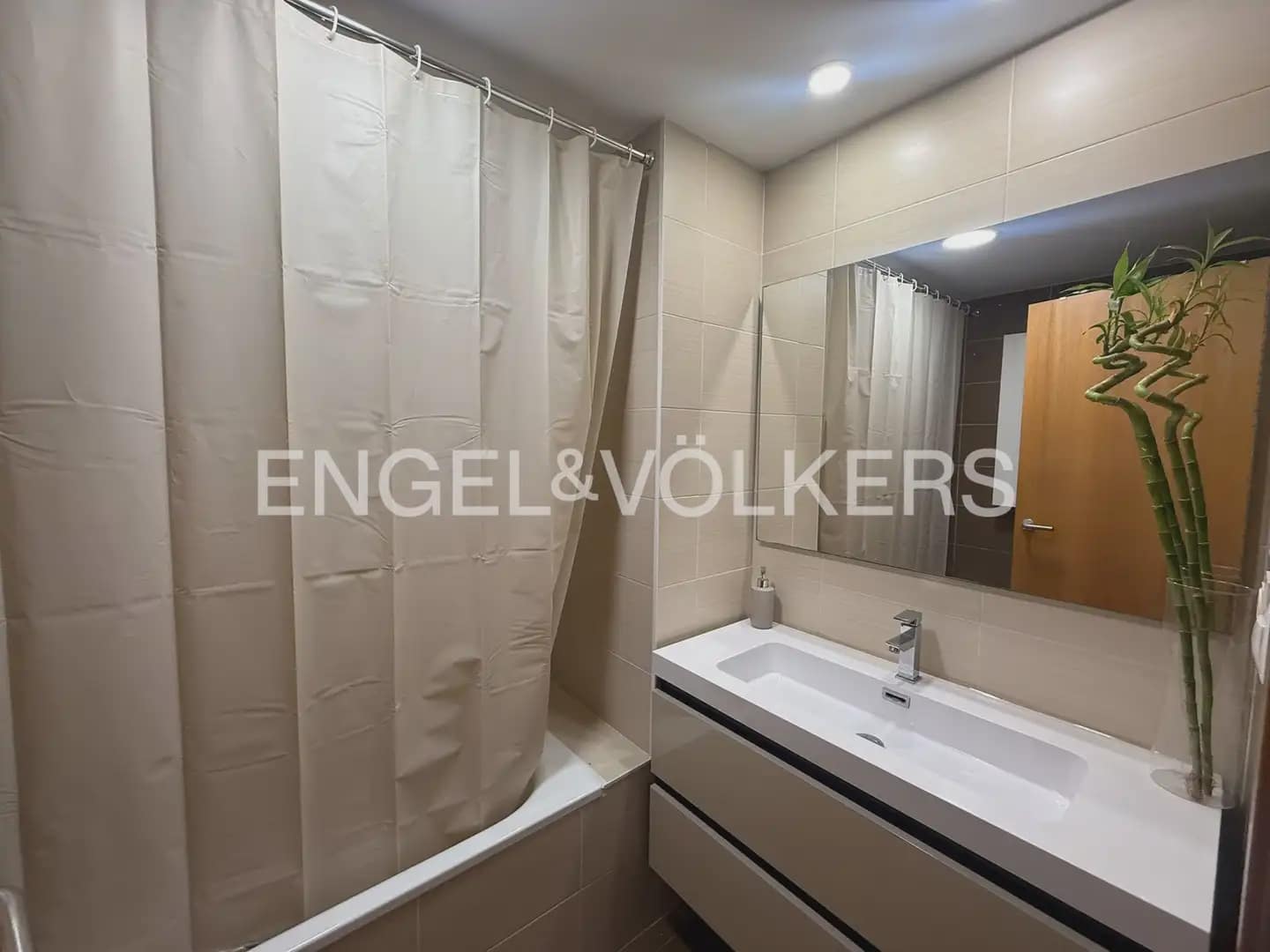 3 bedroom Flat for rent in Paiporta with garage - € 1,300 (Ref: 9897697)