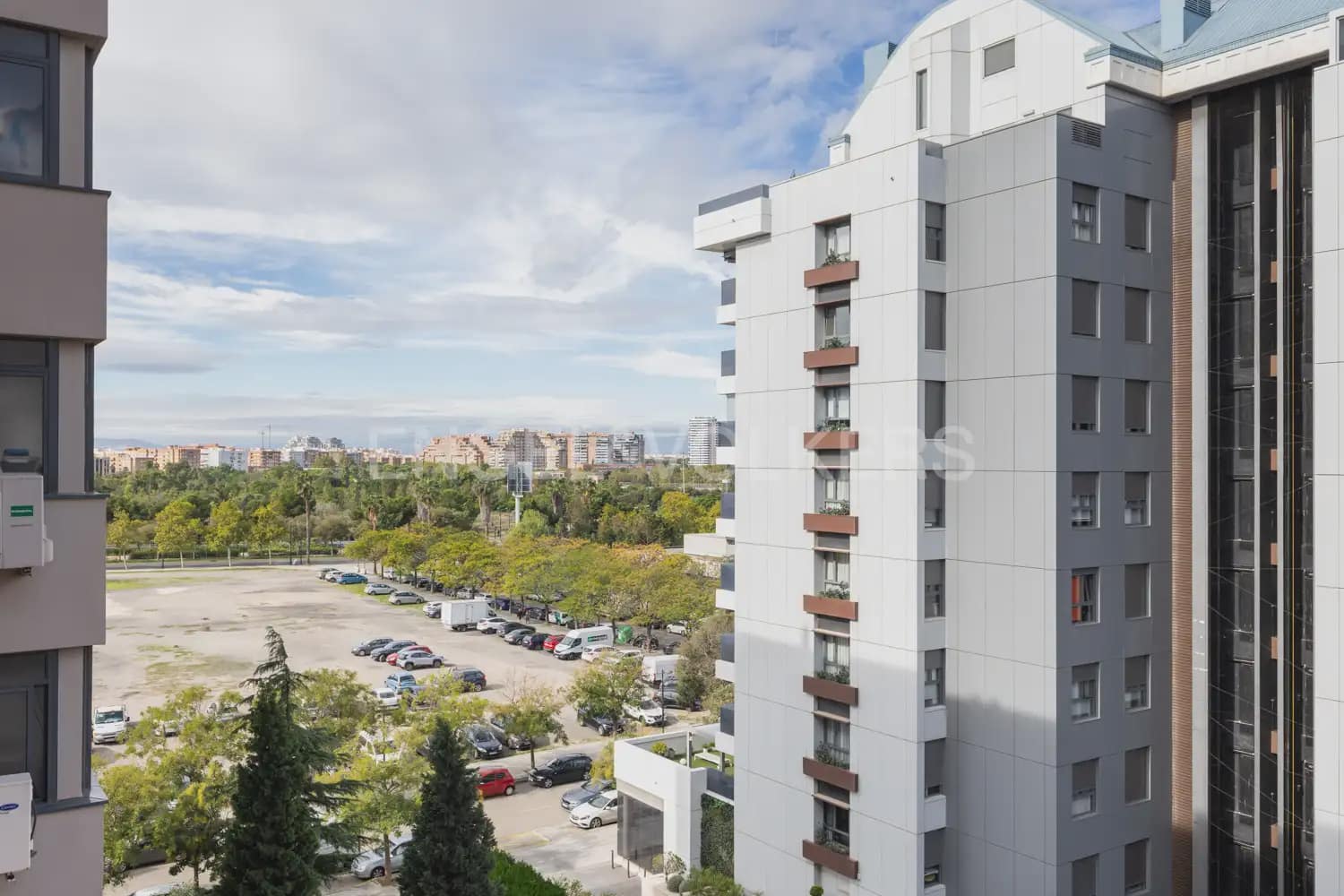 3 makuuhuone Asunto vuokrattavana paikassa Valencia kaupunki mukana uima-altaan 
autotalli - 2 000 € (Ref: 9897698)