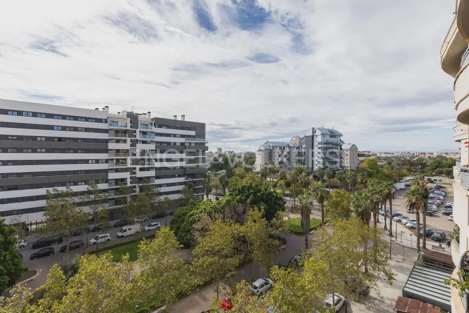 3 makuuhuone Asunto vuokrattavana paikassa Valencia kaupunki mukana uima-altaan 
autotalli - 2 000 € (Ref: 9897698)