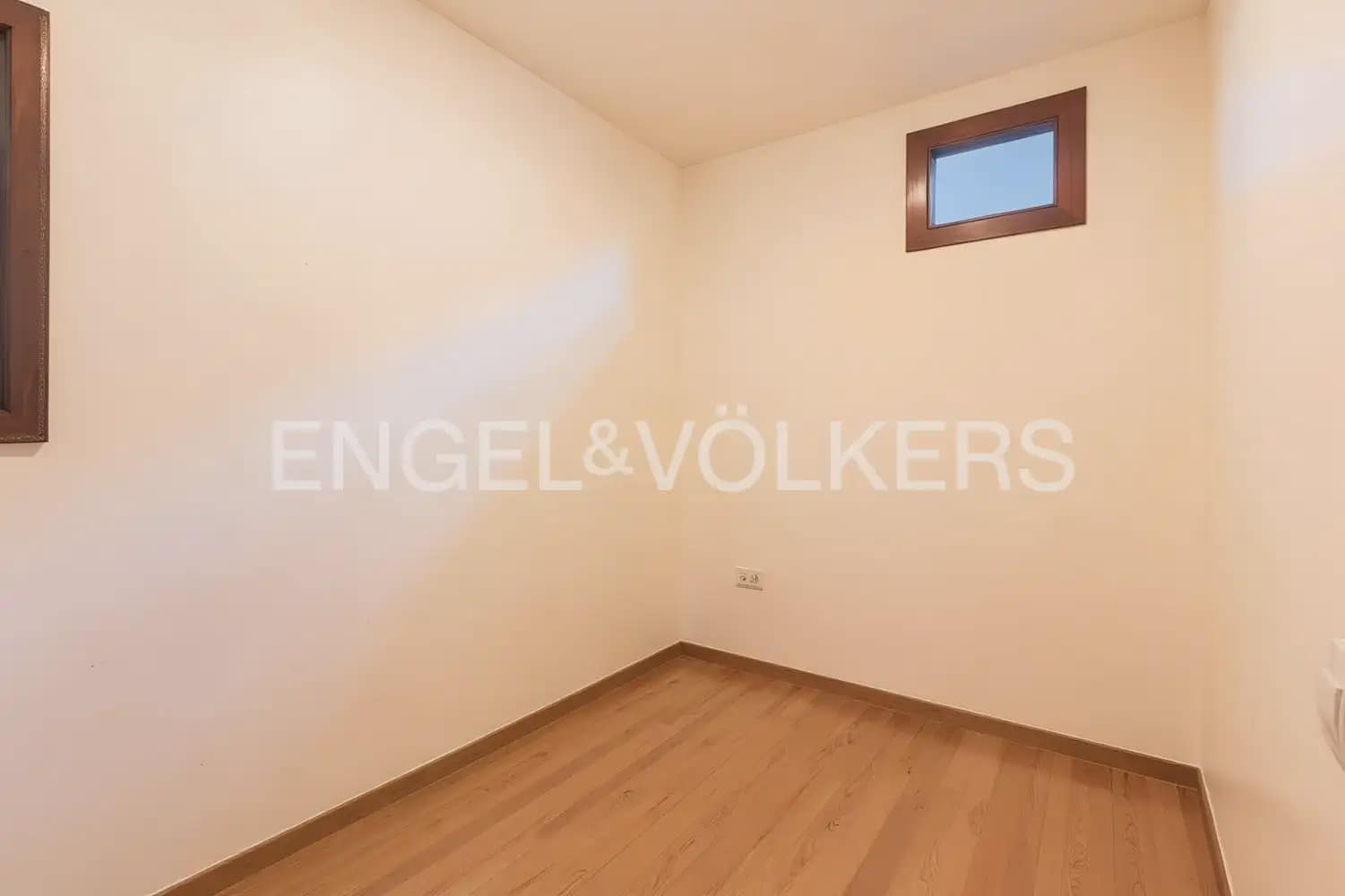 3 Zimmer Wohnung zu verkaufen in Valencia Stadt - 590.000 € (Ref: 9897700)