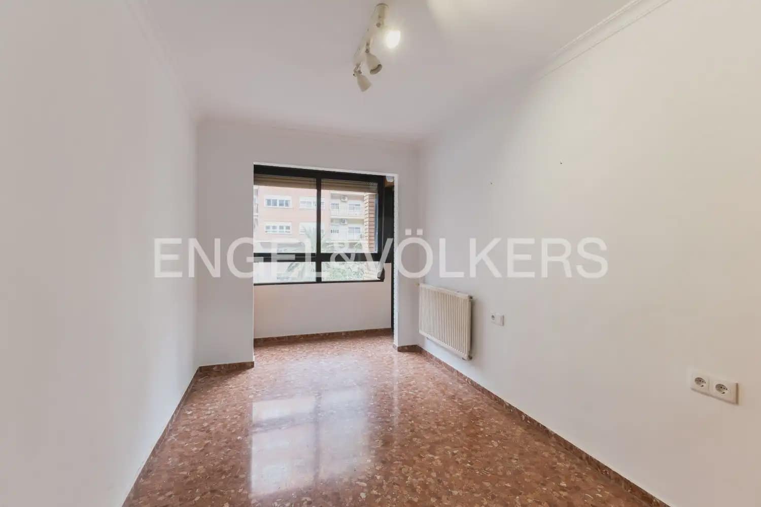 3 slaapkamer Flat te huur in Valencia stad - € 1.500 (Ref: 9897702)