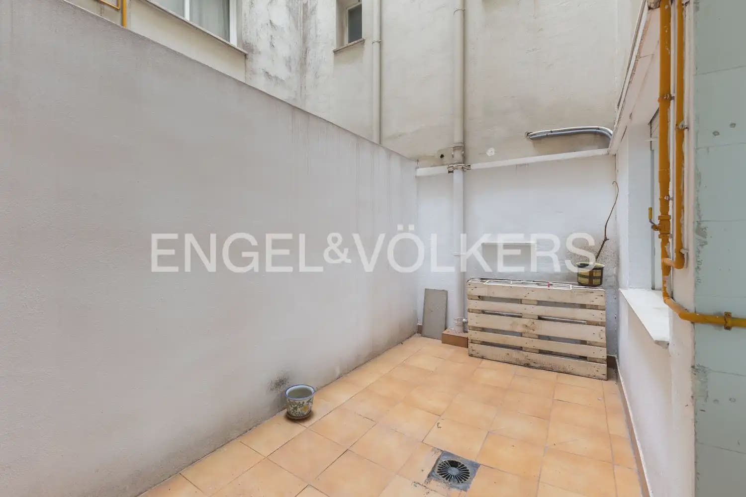 3 slaapkamer Flat te huur in Valencia stad - € 1.500 (Ref: 9897702)