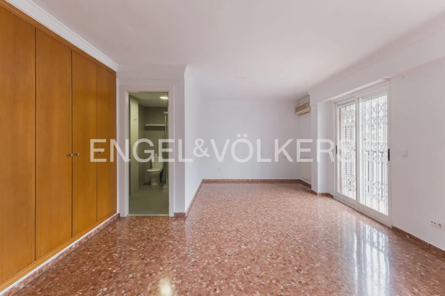 3 slaapkamer Flat te huur in Valencia stad - € 1.500 (Ref: 9897702)