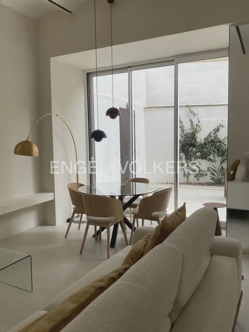 Appartement de 2 chambres à louer à Valence ville - 1 950 € (Ref: 9897703)