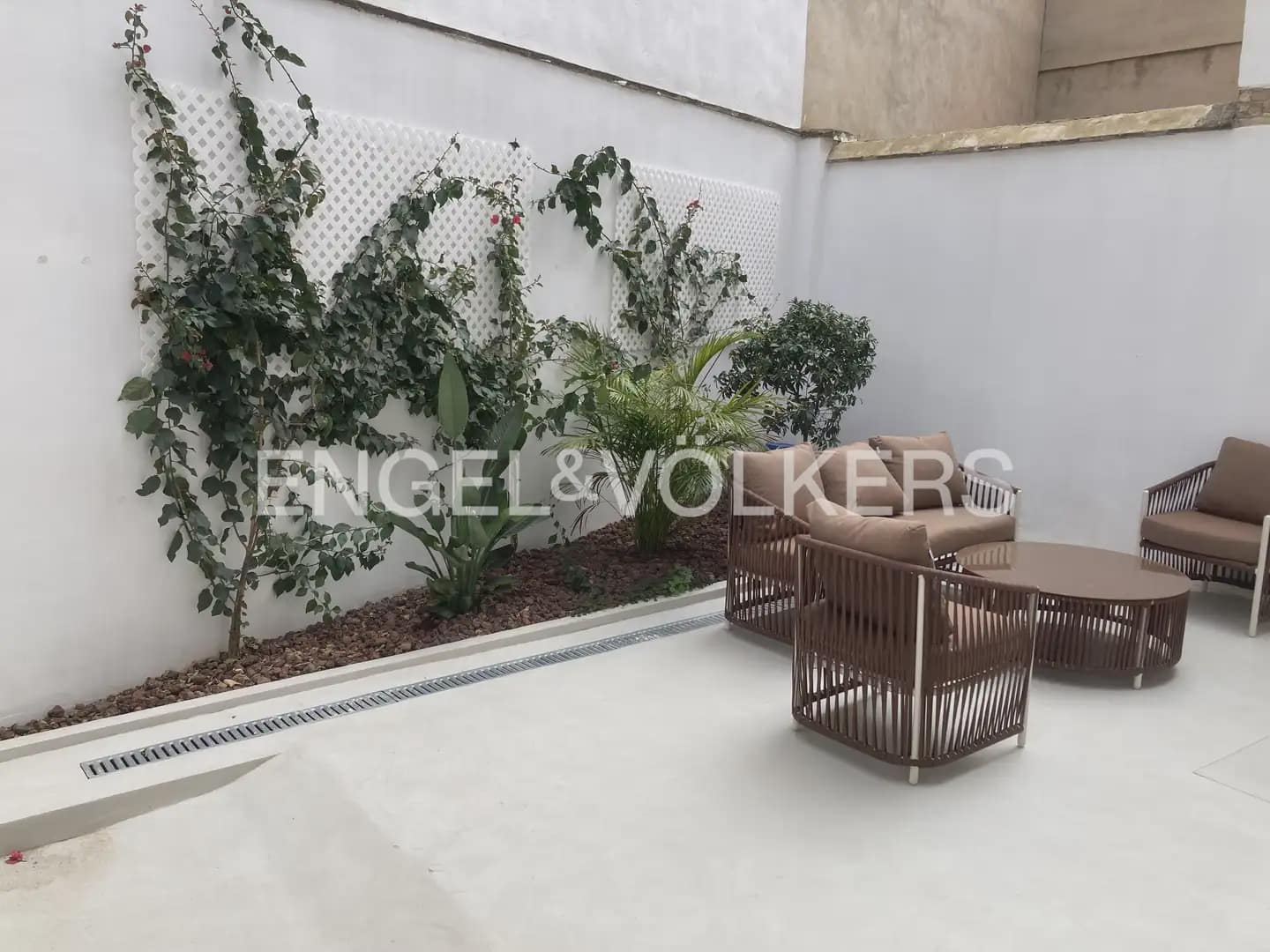 Appartement de 2 chambres à louer à Valence ville - 1 950 € (Ref: 9897703)