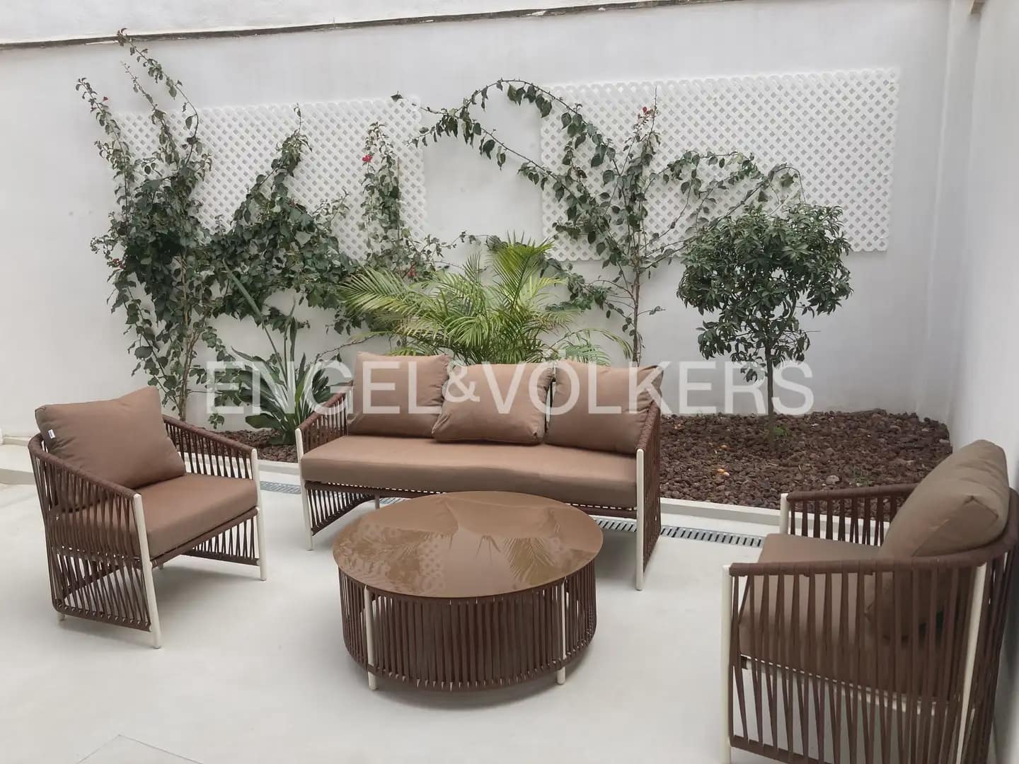Appartement de 2 chambres à louer à Valence ville - 1 950 € (Ref: 9897703)