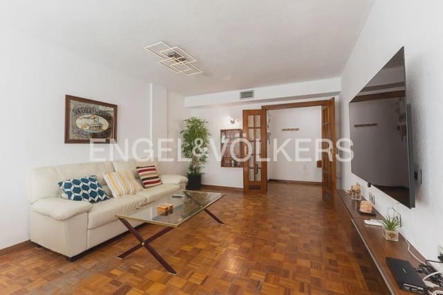 Appartement de 3 chambres à louer à Trinitat, Valence ville - 2 150 € (Ref: 9897706)