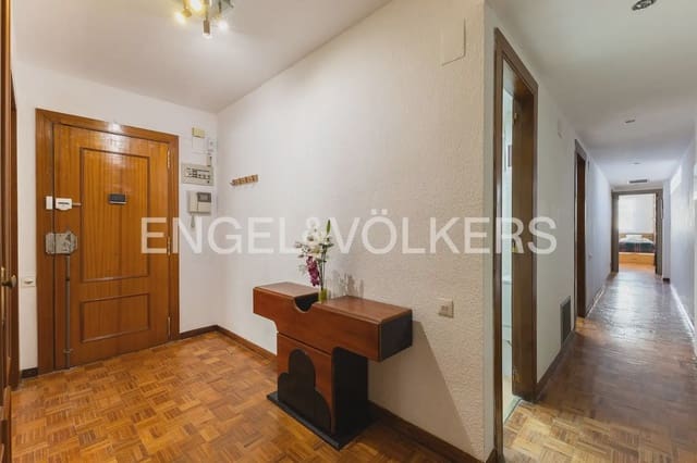 Appartement de 3 chambres à louer à Trinitat, Valence ville - 2 150 € (Ref: 9897706)