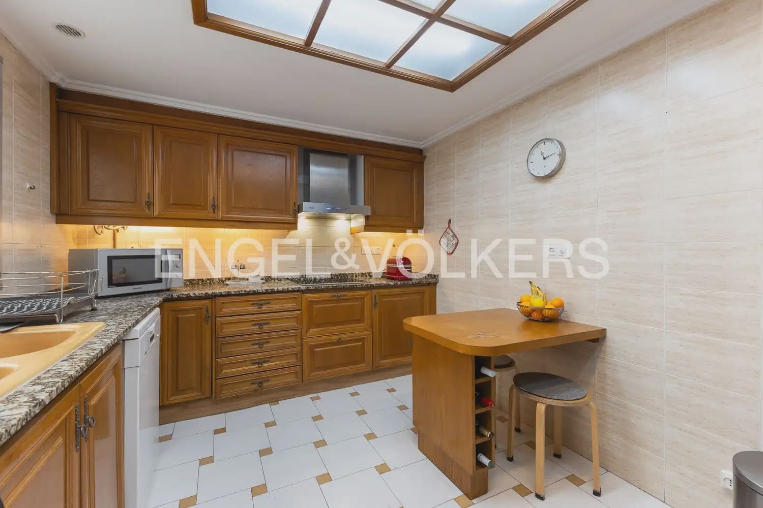 Appartement de 3 chambres à louer à Valence ville - 2 150 € (Ref: 9897706)