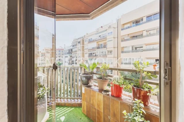 Appartement de 3 chambres à louer à Trinitat, Valence ville - 2 150 € (Ref: 9897706)