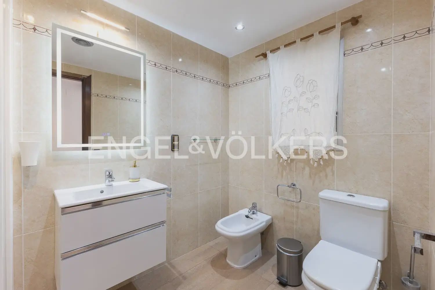 Appartement de 3 chambres à louer à Valence ville - 2 150 € (Ref: 9897706)