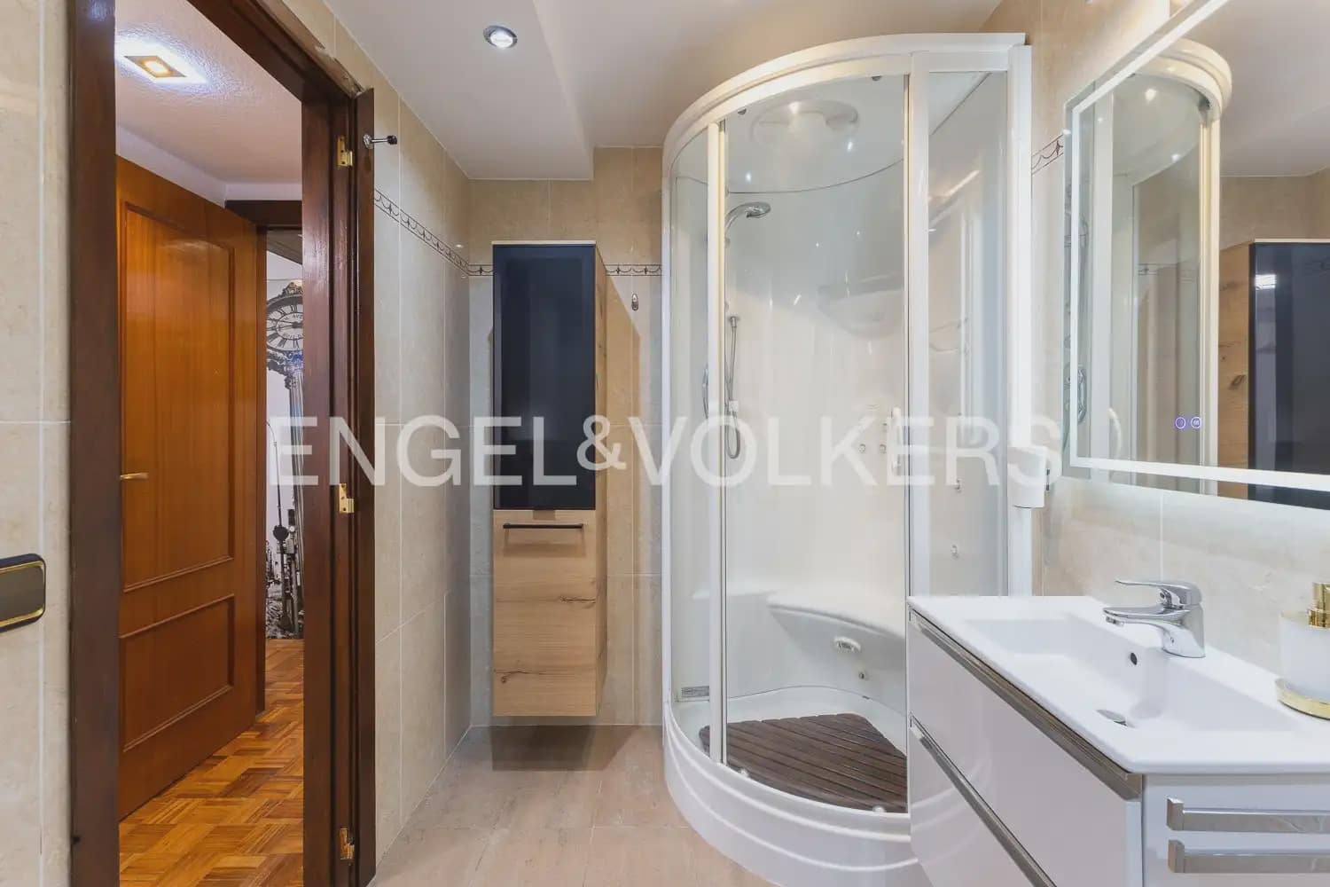 Appartement de 3 chambres à louer à Valence ville - 2 150 € (Ref: 9897706)