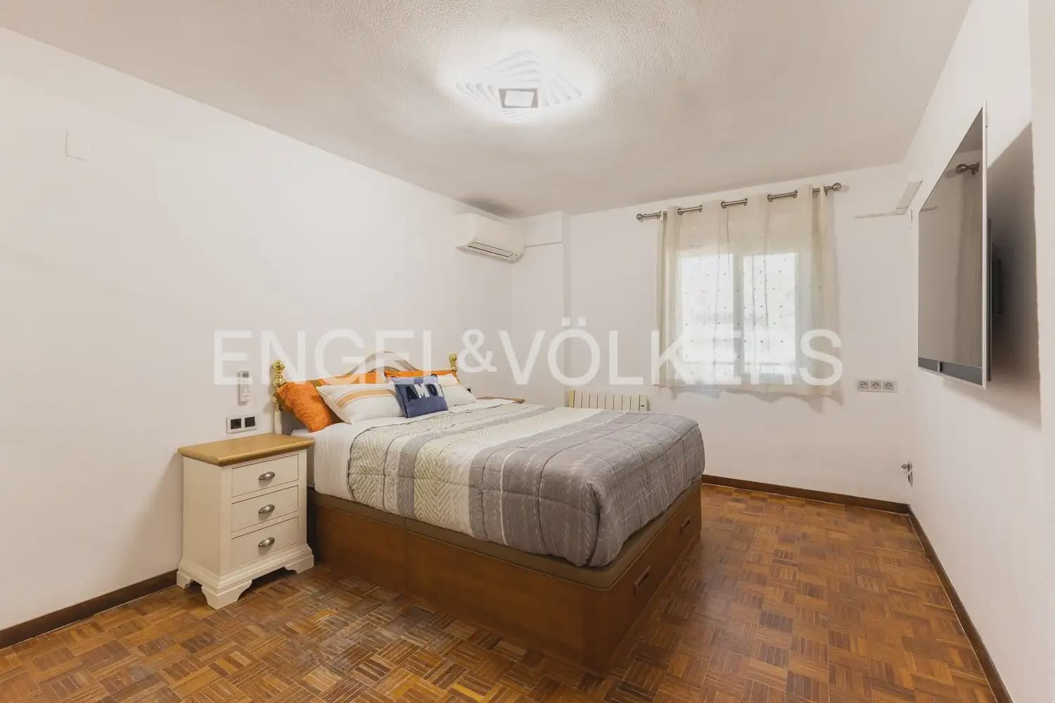 Appartement de 3 chambres à louer à Valence ville - 2 150 € (Ref: 9897706)