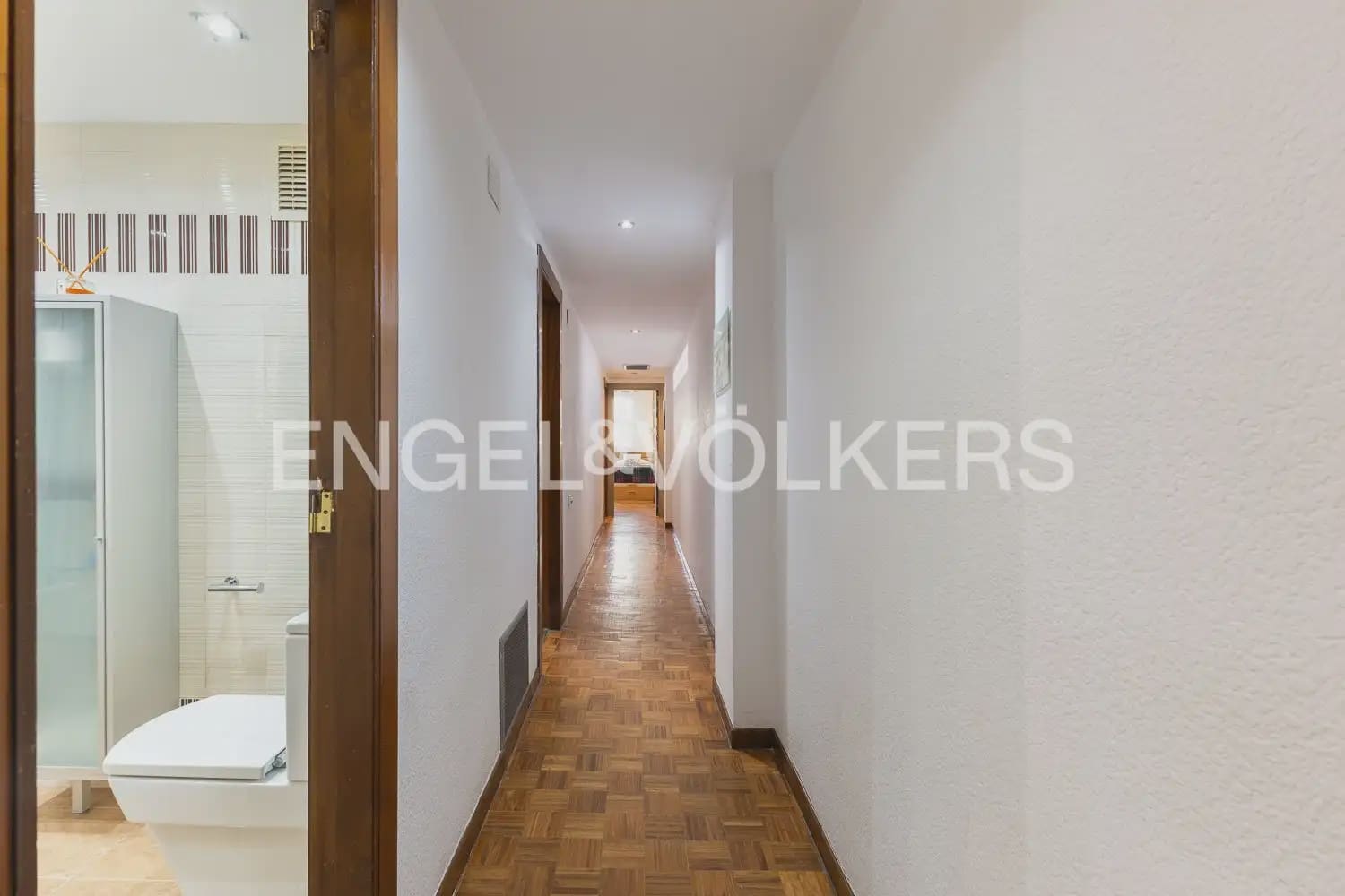Appartement de 3 chambres à louer à Valence ville - 2 150 € (Ref: 9897706)