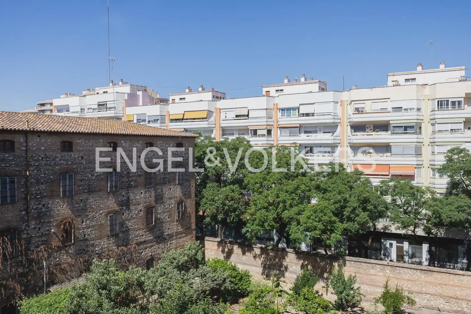 Appartement de 3 chambres à louer à Valence ville - 2 150 € (Ref: 9897706)