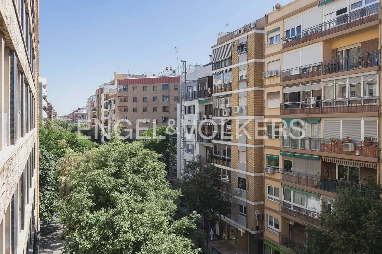 Appartement de 3 chambres à louer à Valence ville - 2 150 € (Ref: 9897706)