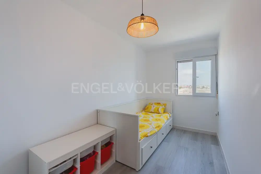 3 bedroom Flat for rent in Puig with pool garage - € 1,000 (Ref: 9897707)