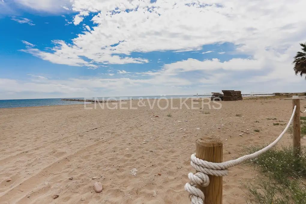 3 bedroom Flat for rent in Puig with pool garage - € 1,000 (Ref: 9897707)
