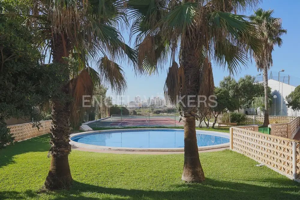 3 bedroom Flat for rent in Puig with pool garage - € 1,000 (Ref: 9897707)