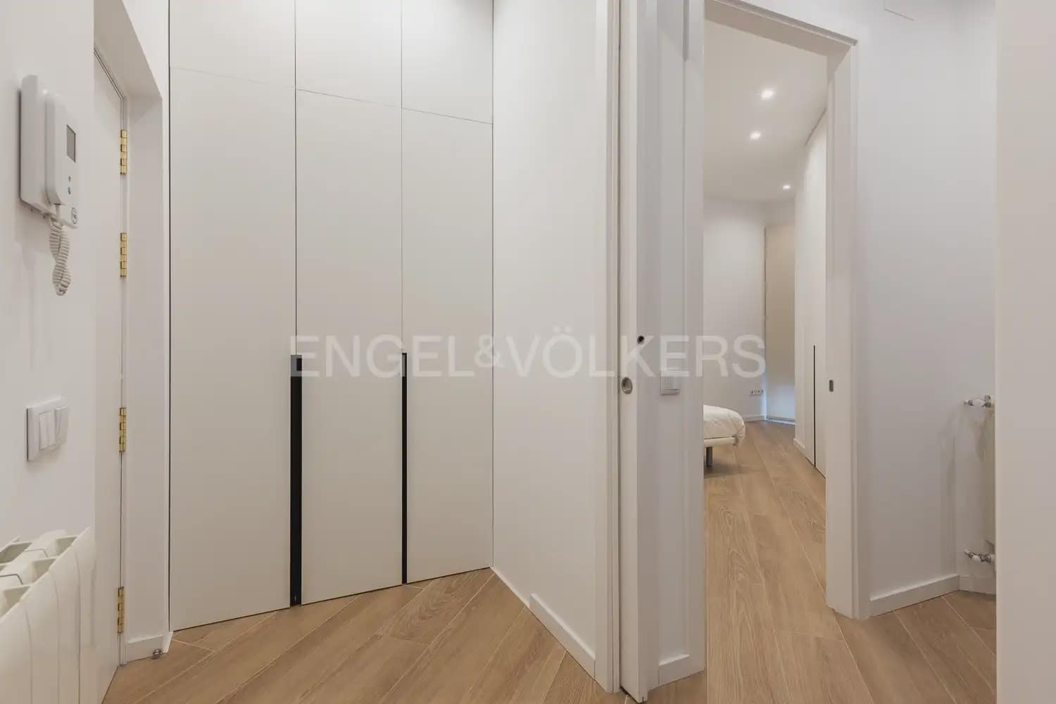 3 sypialnia Mieszkanie do wynajęcia w Miasto Walencja - 3 900 € (Ref: 9897709)
