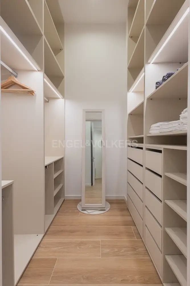 3 sypialnia Mieszkanie do wynajęcia w Miasto Walencja - 3 900 € (Ref: 9897709)