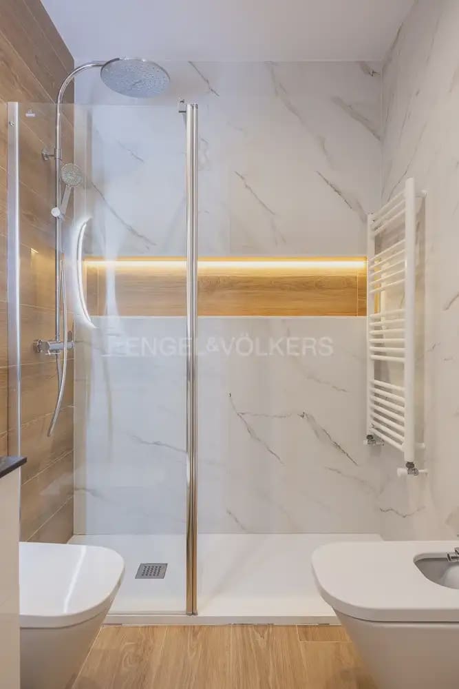 3 sypialnia Mieszkanie do wynajęcia w Miasto Walencja - 3 900 € (Ref: 9897709)