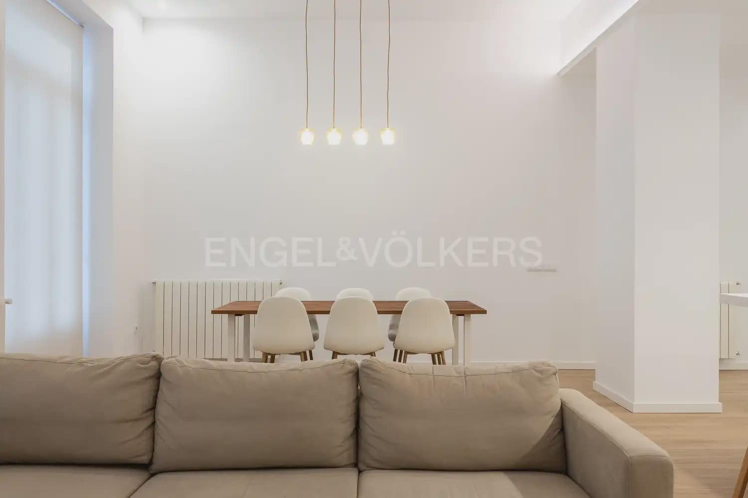 3 sypialnia Mieszkanie do wynajęcia w Miasto Walencja - 3 900 € (Ref: 9897709)