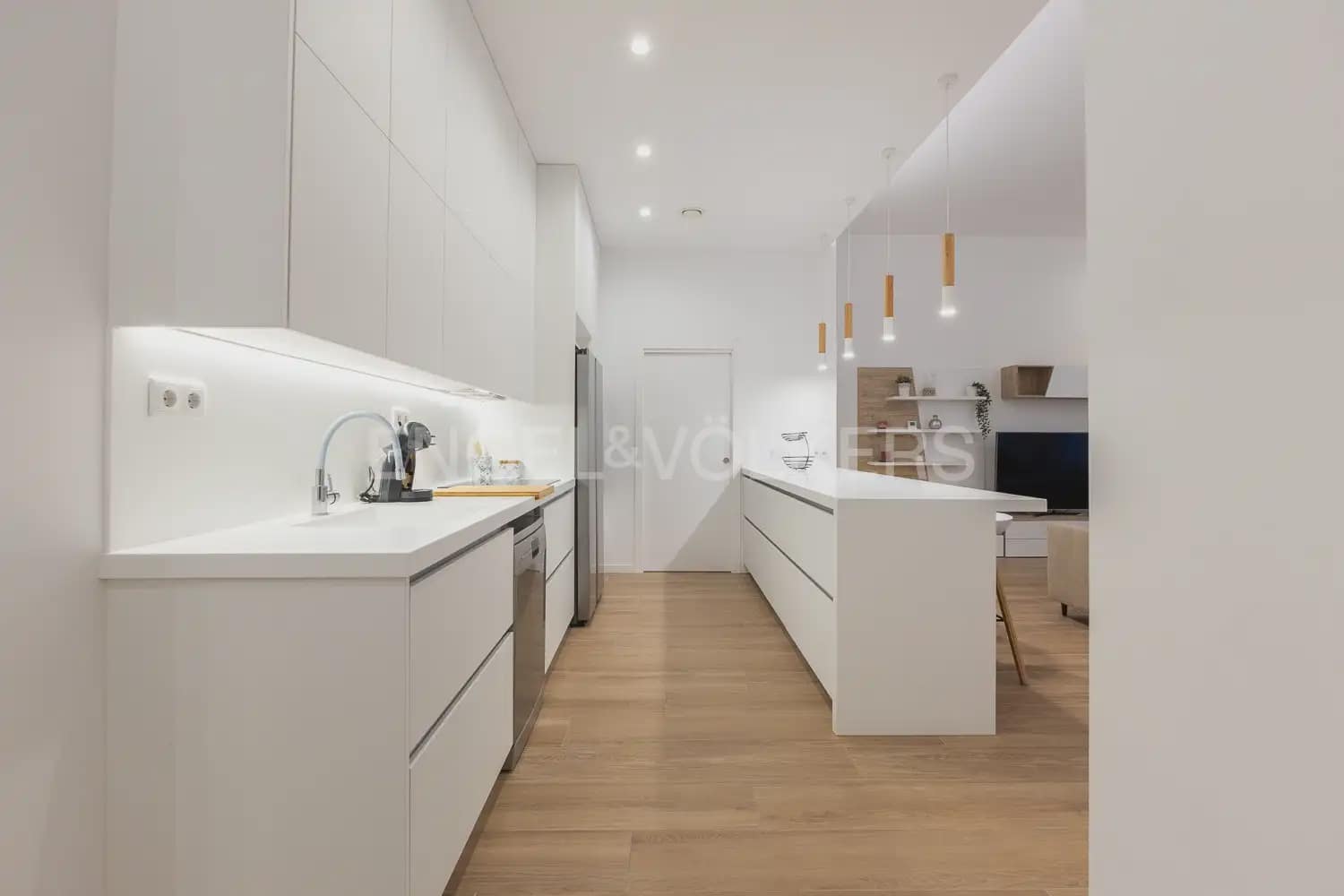 3 sypialnia Mieszkanie do wynajęcia w Miasto Walencja - 3 900 € (Ref: 9897709)
