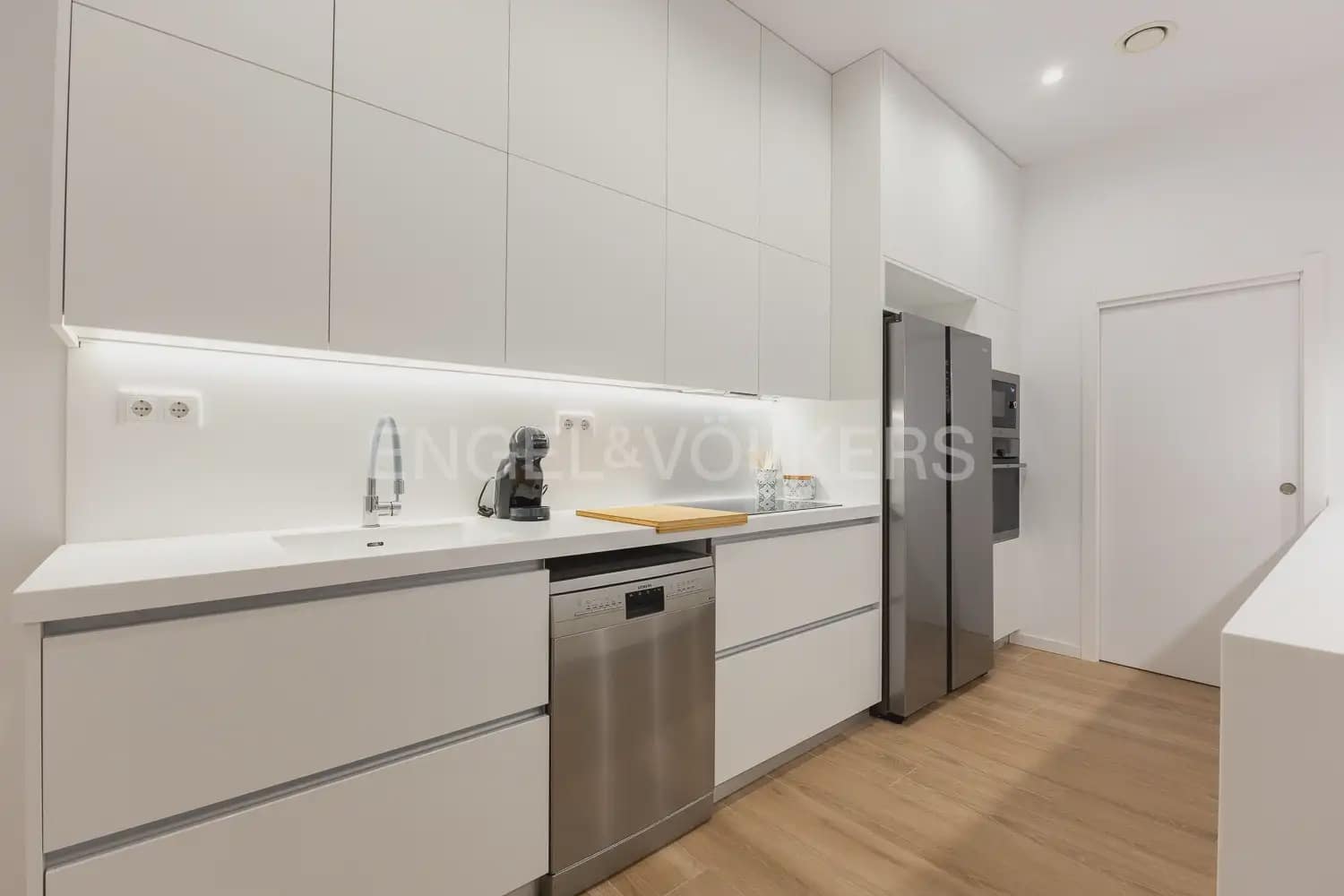 3 sypialnia Mieszkanie do wynajęcia w Miasto Walencja - 3 900 € (Ref: 9897709)